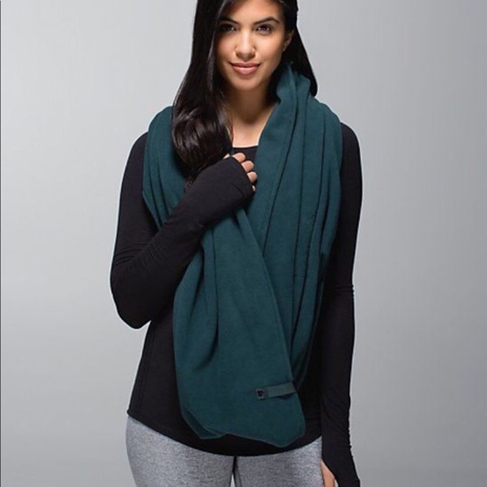 Lululemon Vinyasa Scarf- Fuel Green